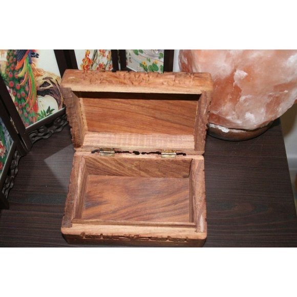 Triquetra Carved Wood Box 4x6" - Picture 4 of 7